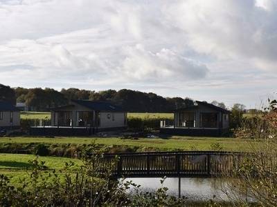 Wold View Fisheries Pet Friendly Log Cabins with Fishing